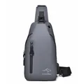 Wasserdichte dunkelgraue Herren-Brusttasche mit verstellbarer Schnalle und mattem Finish - Grau
