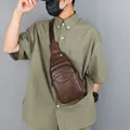 Bolso de pecho para hombre en cuero PU marrón vintage con correa ajustable - Marrón Oscuro