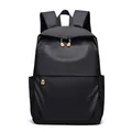 Zaino business nero minimalista con cerniere arancioni e spallacci larghi imbottiti - Nero