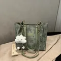 Grey-green tote bag with star-moon embossing, metal chain, and cloud charm accessory - With Pendant / Green