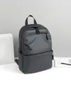 Mochila minimalista para portátil en gris oscuro con acabado mate impermeable y cremalleras - Gris