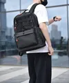 Mochila negra de gran capacidad con cremalleras naranjas y cordón elástico - Negro