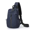 Zaino monospalla uomo blu scuro in nylon impermeabile con porta USB e tasche multiple - Blu