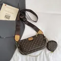 Borsa a tracolla marrone monogramma con portamonete rimovibile e tracolla larga - Marrone