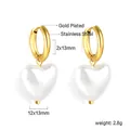 Vergoldete Edelstahl-Ohrringe mit eleganten weißen Herz-Perlenanhängern - Gold Creolen Weißer Herzanhänger (EA59020AG)