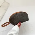 Pochette a semicerchio marrone scuro con monogramma e manico in pelle marrone chiaro - Stile Monogramma Marrone (Stile 1)