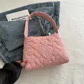 Sac fourre-tout rose matelassé avec motif de cœur pour un style décontracté moderne - Rose