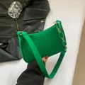 Κομψή πράσινη τσάντα ώμου με σχέδιο κροκόδειλου και ακρυλική χοντρή αλυσίδα - σκούρο πράσινο