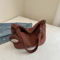 Borsa a tracolla in velluto a coste marrone scuro con borsellino rotondo coordinato - Marrone scuro