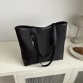 Bolso tote grande negro minimalista con adornos de cuero y remaches dorados para mujer - Negro