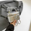 Borsa a secchiello trapuntata argento con manico e tracolla a catena da donna - Argento