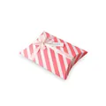 Rosa-weiß gestreifte Kissen-Geschenkbox mit rosa Satinschleife und Dankeschön-Anhänger - 18.5x13.5x3.5cm / Rosa