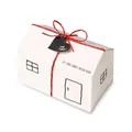 Scatola regalo a forma di casa in cartoncino bianco con cordino rosso e cuore - 11.4*6.5*6cm / Bianco