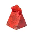 Rote chinesische Hochzeitssüßigkeitsbox in Pyramidenform mit Doppelfreude-Muster - Roter chinesischer Stil