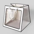 Sacchetto regalo quadrato bianco con finestra, bordo nero e manici in nastro - 30x30x30 / Bianco Bordo Nero