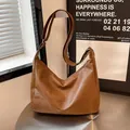 Hobo-Tasche aus dunkelbraunem PU-Leder mit Vintage-Textur und großem Fassungsvermögen - Khaki