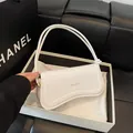 Minimalistische weiße PU-Leder Unterarmtasche mit XM & BAGS Logo und Goldverzierung - Weiß