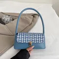 Morandi blaue Unterarmtasche mit Tweed-Klappe und goldenem Metall-Verschlussdetail - Blau