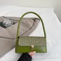 Grüne Handtasche aus PU-Leder mit mehrfarbiger Tweed-Klappe und goldenem Verschluss - Grün