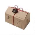 Scatola regalo creativa in carta kraft a forma di casa con fiocco rosso e cartellino - 11.4*6.5*6cm / Colore Originale