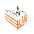 Halloween-Schachtel in Dreieckskuchenform mit Spinnennetzmuster und Kerzenaufsatz - Halloween Dreieck Kuchen Stil