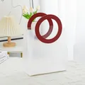 Sacchetto regalo in PVC smerigliato traslucido con grandi manici tondi rossi - Piccolo / Rosso