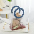 Sacchetto regalo smerigliato trasparente con manico tondo in pelle blu - Piccolo / Blu