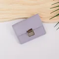 Minimalistische lichtpaarse lederen damesportemonnee met elegante zilveren sluiting - Paars