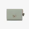 Cartera corta de tres pliegues de cuero PU verde salvia con mariposa dorada y corazón - Verde