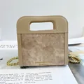 Bolso bandolera caqui con cadena, texto Forever Sunshine y correa dorada - Caqui