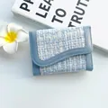 Lichtblauwe tweed damesportefeuille met golvende flap in een chique Koreaanse ins-stijl - Blauw