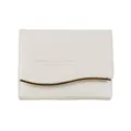 Elegante portafoglio tri-fold crema da donna con finiture dorate ondulate e metallo lucido - Bianco