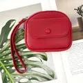 Mini borsa da polso rossa in ecopelle con tasca a scatto e anello portachiavi - Rosso