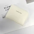 Portamonete minimalista in pelle bianco crema con stampa Classic Star e zip perlata - Bianco