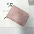 Portafoglio rosa pallido con cerniera in pelle testurizzata dal design minimal - Rosa Chiaro