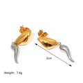 Macro detail of mixed metal drop earrings with 3cm length and 7.4g weight specifications - Oval Hook Two-tone Earrings (JC-250307-1-4)