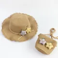 Dettaglio del cappello di paglia per bambini e borsa coordinata con ricami a stella - Solo borsa (circa 12x14cm) / Stella-Cachi