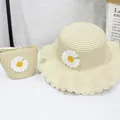 Detail of straw sun hat and matching handbag with white daisy floral decorations - Size S - Children (52cm) / Single Hat / Daisy Patch - Beige
