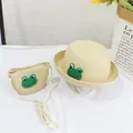Strohhut und passende Umhängetasche mit süßem grünem Frosch-Aufnäher in Beige für Kinder - Kinderhut / Beige - Frosch