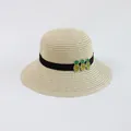 Dettaglio cappello di paglia beige con nastro nero e ricamo di ananas - Beige-Ananas Fascia Nera