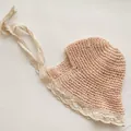 Dettaglio del cappello di paglia per bambini con pizzo crema e nastri eleganti - Bambini S(52cm) / Rosa