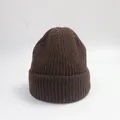 Bonnet en maille côtelée marron foncé avec bord à revers pour la chaleur hivernale - M (56-58cm) / Café Foncé