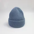 Bonnet en maille côtelée bleu gris avec revers pour rester au chaud en hiver - M (56-58cm) / Bleu Brume