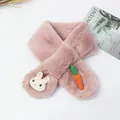 Sciarpa di peluche rosa per bambini con grazioso coniglio e carota, stile incrociato - 1-12 Anni / Rosa Antico