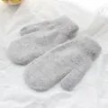 Hellgraue Plüsch-Fäustlinge mit elastischen Rippbündchen und weicher Kaninchenfell-Optik - S (Empfohlen 4-10 Jahre) / Hellgrau