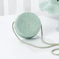 Runde Stroh-Umhängetasche für Kinder in Minzgrün mit Spiralgewebe und passendem Gurt - Runde Tasche (12x6.5cm) / Grün
