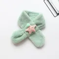 Minzgrüner Plüsch-Fleece-Schal für Mädchen mit rosa Stern-Patch und Bommel-Detail - Minzgrün (Rosa Stern)