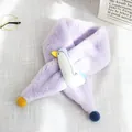 Scaldacollo in peluche viola chiaro per bambini con anatra e pompon colorati - Pinguino Viola