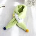 Écharpe peluche enfant verte avec canard dessin animé et pompons doux pour l'hiver - Manchot Vert Fruit