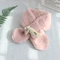 Écharpe d'hiver en polaire rose pour enfants avec un mignon ornement d'agneau en peluche - Kangourou Rose Clair